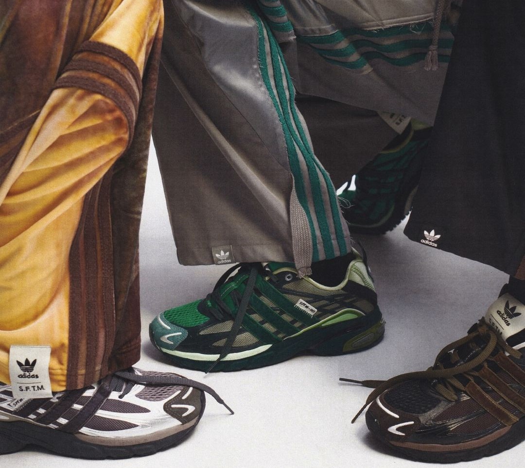 아디다스와 송 포 더 뮤트 콜라보 스니커즈